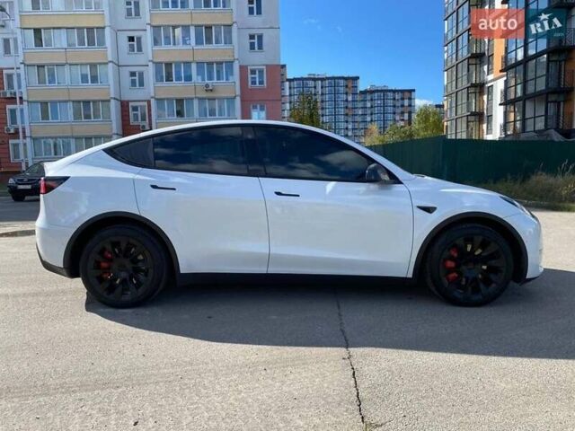 Белый Тесла Model Y, объемом двигателя 0 л и пробегом 90 тыс. км за 27500 $, фото 2 на Automoto.ua
