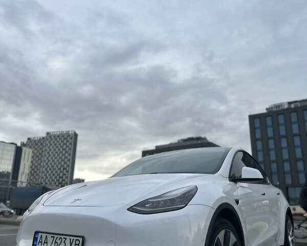 Белый Тесла Model Y, объемом двигателя 0 л и пробегом 207 тыс. км за 22000 $, фото 1 на Automoto.ua
