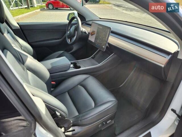 Белый Тесла Model Y, объемом двигателя 0 л и пробегом 98 тыс. км за 22500 $, фото 18 на Automoto.ua