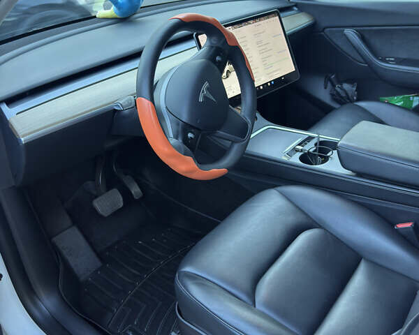 Белый Тесла Model Y, объемом двигателя 0 л и пробегом 92 тыс. км за 25200 $, фото 10 на Automoto.ua