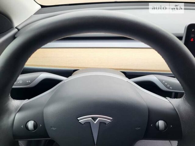 Білий Тесла Model Y, об'ємом двигуна 0 л та пробігом 76 тис. км за 32800 $, фото 49 на Automoto.ua