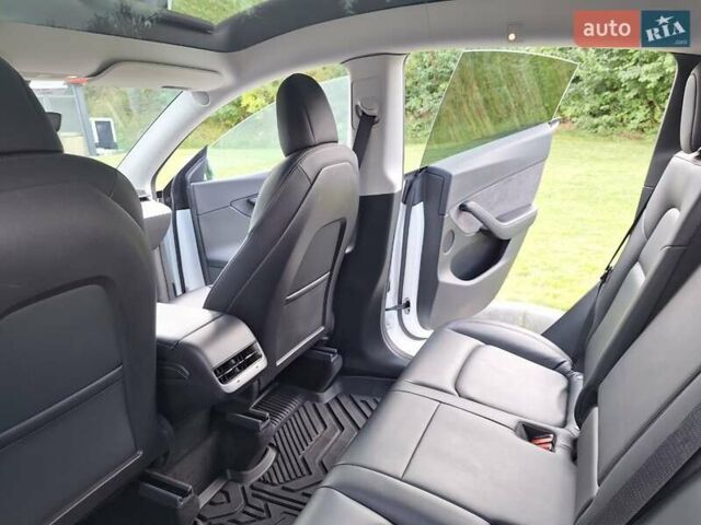 Білий Тесла Model Y, об'ємом двигуна 0 л та пробігом 75 тис. км за 30000 $, фото 20 на Automoto.ua