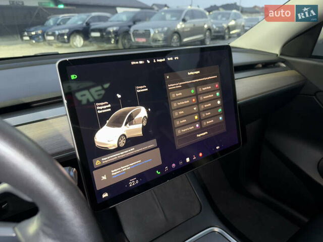 Белый Тесла Model Y, объемом двигателя 0 л и пробегом 128 тыс. км за 22600 $, фото 48 на Automoto.ua