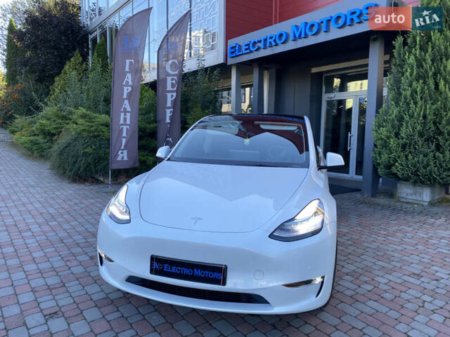 Белый Тесла Model Y, объемом двигателя 0 л и пробегом 39 тыс. км за 27300 $, фото 1 на Automoto.ua