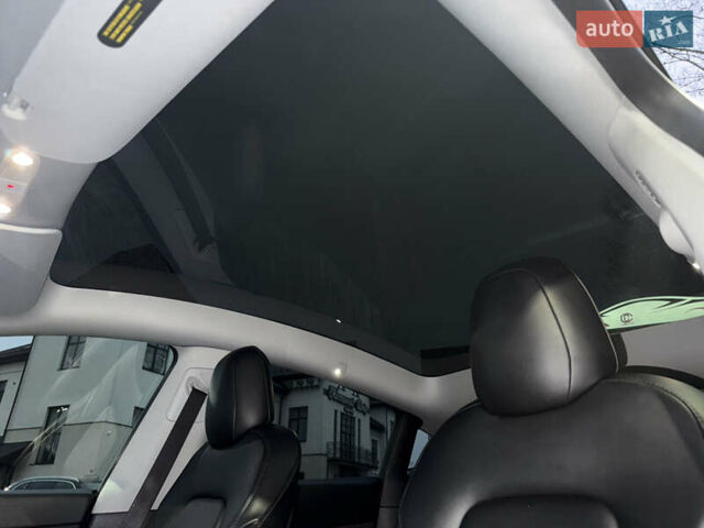 Белый Тесла Model Y, объемом двигателя 0 л и пробегом 128 тыс. км за 22600 $, фото 45 на Automoto.ua
