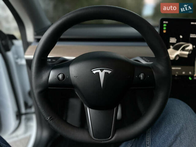 Белый Тесла Model Y, объемом двигателя 0 л и пробегом 57 тыс. км за 30000 $, фото 17 на Automoto.ua