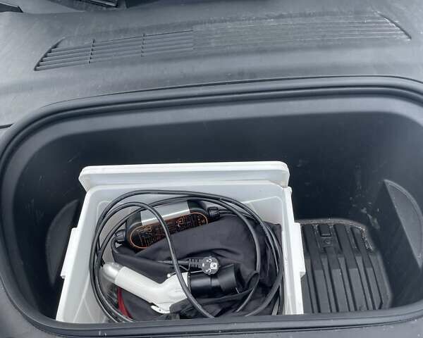 Білий Тесла Model Y, об'ємом двигуна 0 л та пробігом 119 тис. км за 23600 $, фото 33 на Automoto.ua