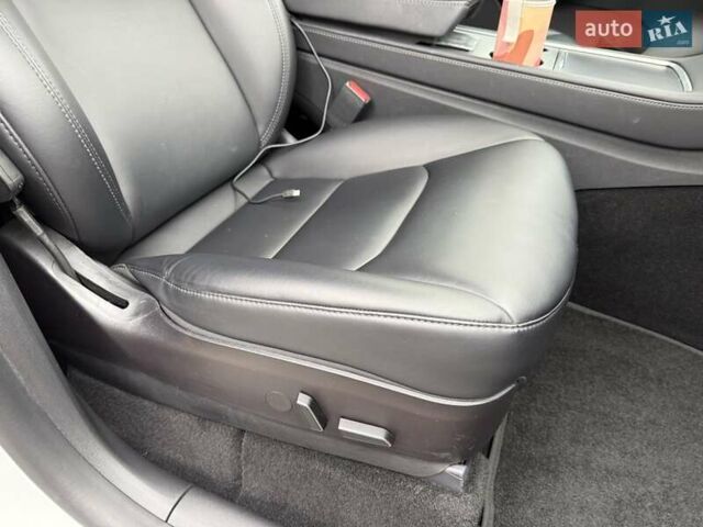 Белый Тесла Model Y, объемом двигателя 0 л и пробегом 68 тыс. км за 24900 $, фото 20 на Automoto.ua