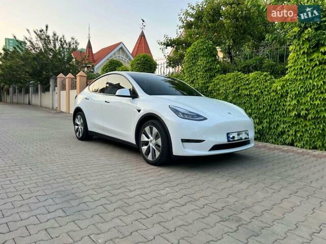 Белый Тесла Model Y, объемом двигателя 0 л и пробегом 69 тыс. км за 24900 $, фото 9 на Automoto.ua