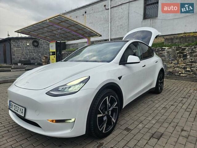 Тесла Model Y 2021 в Ровно на Automoto.ua Белый Тесла Model Y, объемом двигателя 0 л и пробегом 133 тыс. км за 22000 $, фото 21 на Automoto.ua