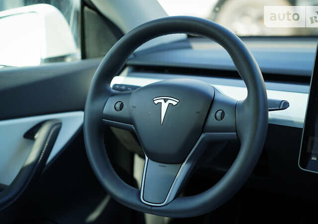 Белый Тесла Model Y, объемом двигателя 0 л и пробегом 30 тыс. км за 26900 $, фото 15 на Automoto.ua