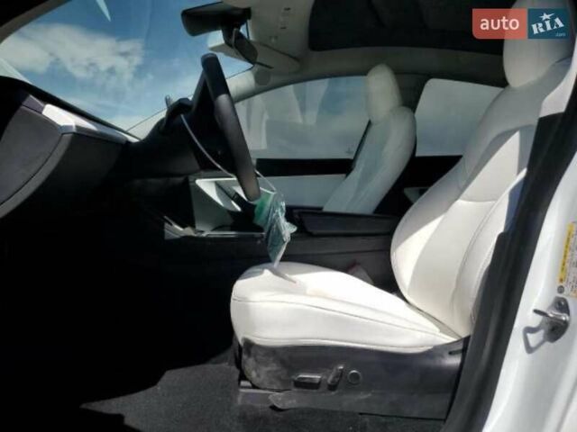 Білий Тесла Model Y, об'ємом двигуна 0 л та пробігом 84 тис. км за 15800 $, фото 26 на Automoto.ua