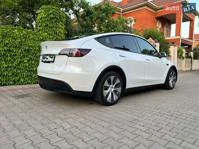 Белый Тесла Model Y, объемом двигателя 0 л и пробегом 69 тыс. км за 24900 $, фото 8 на Automoto.ua