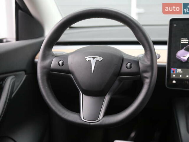 Белый Тесла Model Y, объемом двигателя 0 л и пробегом 121 тыс. км за 21900 $, фото 15 на Automoto.ua