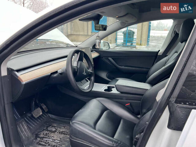 Білий Тесла Model Y, об'ємом двигуна 0 л та пробігом 88 тис. км за 24900 $, фото 37 на Automoto.ua