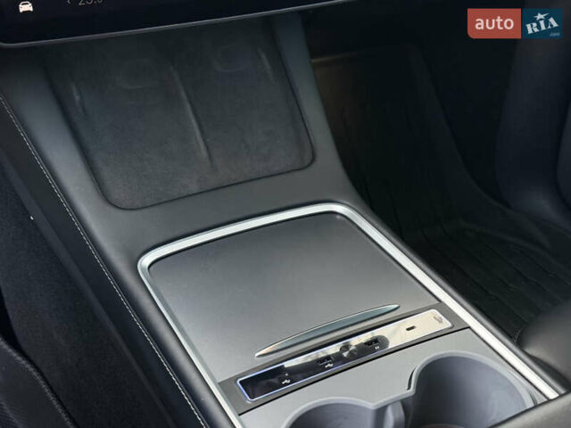 Тесла Model Y 2021 в Николаеве на Automoto.ua Белый Тесла Model Y, объемом двигателя 0 л и пробегом 80 тыс. км за 24999 $, фото 30 на Automoto.ua