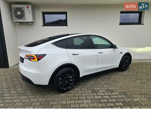 Белый Тесла Model Y, объемом двигателя 0 л и пробегом 212 тыс. км за 17100 $, фото 12 на Automoto.ua