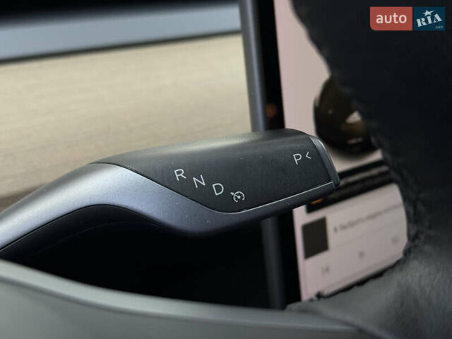 Тесла Model Y 2021 в Николаеве на Automoto.ua Белый Тесла Model Y, объемом двигателя 0 л и пробегом 80 тыс. км за 24999 $, фото 28 на Automoto.ua