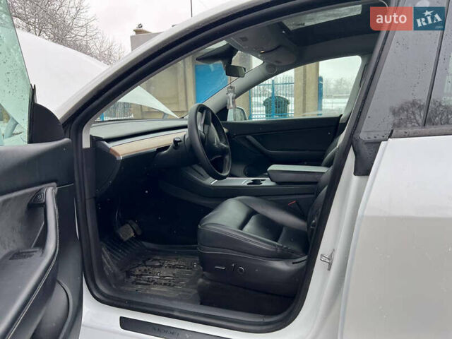 Білий Тесла Model Y, об'ємом двигуна 0 л та пробігом 88 тис. км за 24900 $, фото 33 на Automoto.ua