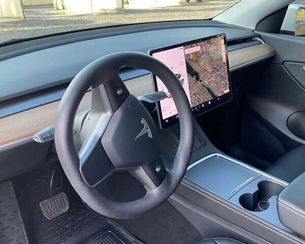Белый Тесла Model Y, объемом двигателя 0 л и пробегом 67 тыс. км за 27500 $, фото 5 на Automoto.ua