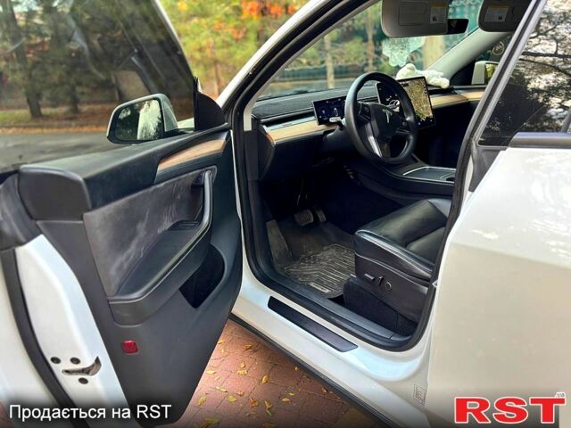 Білий Тесла Model Y, об'ємом двигуна 0 л та пробігом 0 тис. км за 21000 $, фото 1 на Automoto.ua