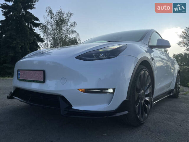 Белый Тесла Model Y, объемом двигателя 0 л и пробегом 68 тыс. км за 36000 $, фото 4 на Automoto.ua