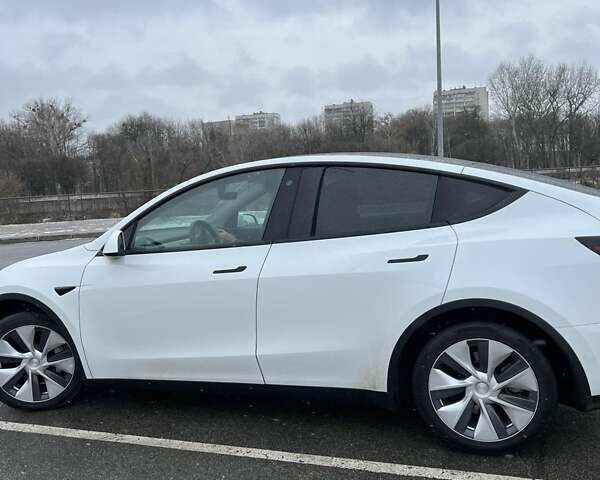 Белый Тесла Model Y, объемом двигателя 0 л и пробегом 32 тыс. км за 30000 $, фото 5 на Automoto.ua