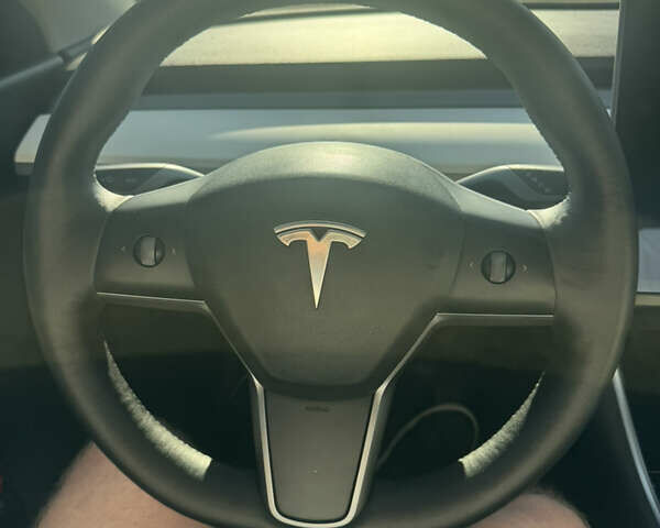 Белый Тесла Model Y, объемом двигателя 0 л и пробегом 155 тыс. км за 20777 $, фото 20 на Automoto.ua
