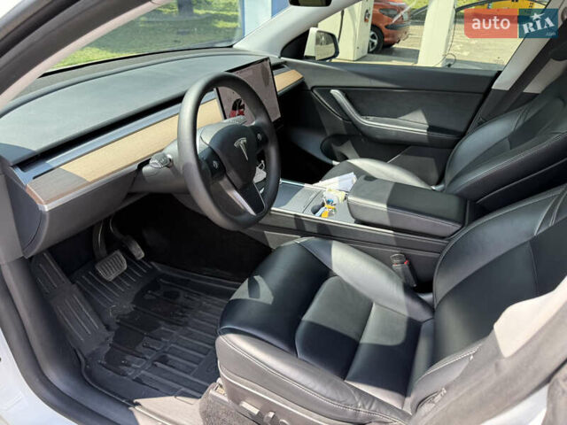 Белый Тесла Model Y, объемом двигателя 0 л и пробегом 106 тыс. км за 22800 $, фото 8 на Automoto.ua