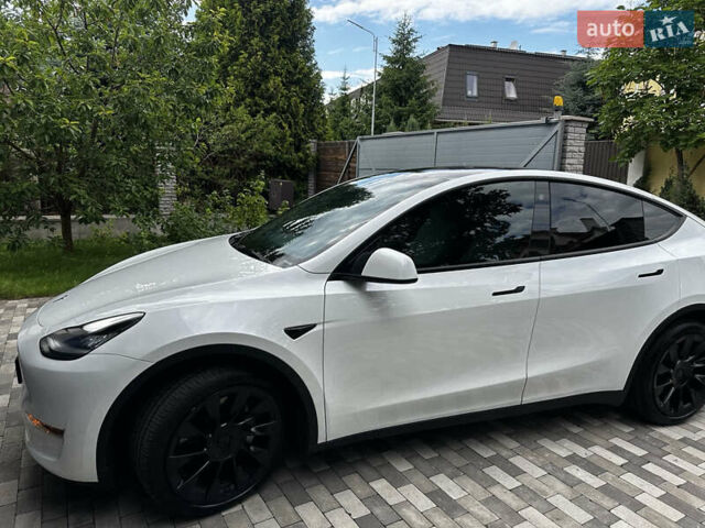 Белый Тесла Model Y, объемом двигателя 0 л и пробегом 65 тыс. км за 27500 $, фото 9 на Automoto.ua