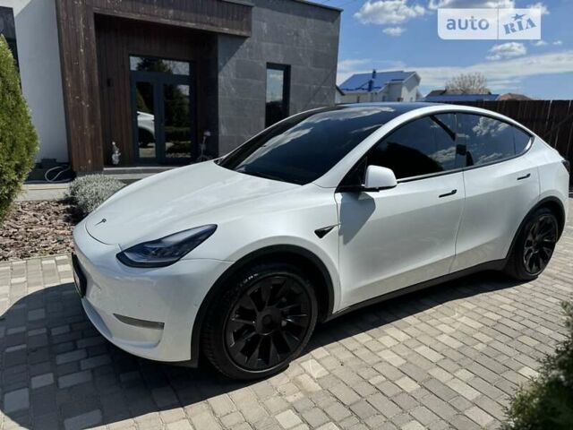 Белый Тесла Model Y, объемом двигателя 0 л и пробегом 53 тыс. км за 32000 $, фото 2 на Automoto.ua