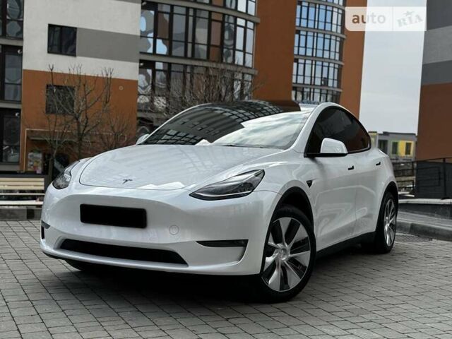 Білий Тесла Model Y, об'ємом двигуна 0 л та пробігом 41 тис. км за 33750 $, фото 1 на Automoto.ua