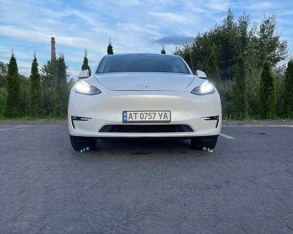 Белый Тесла Model Y, объемом двигателя 0 л и пробегом 16 тыс. км за 29900 $, фото 6 на Automoto.ua