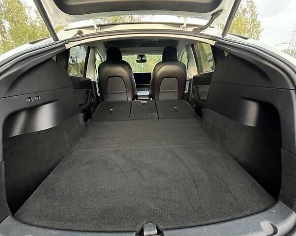 Белый Тесла Model Y, объемом двигателя 0 л и пробегом 87 тыс. км за 25100 $, фото 16 на Automoto.ua