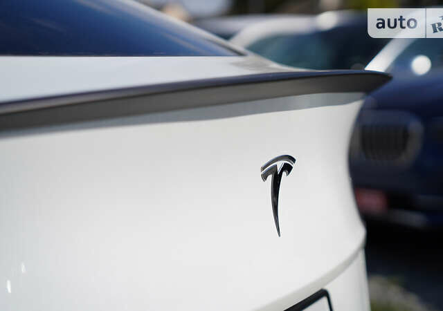 Белый Тесла Model Y, объемом двигателя 0 л и пробегом 30 тыс. км за 26900 $, фото 7 на Automoto.ua