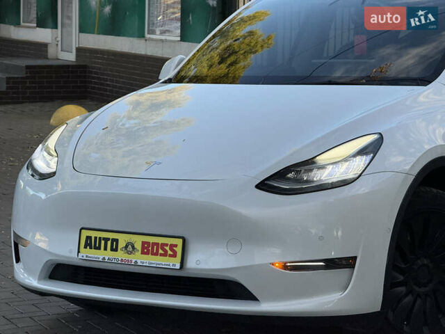 Тесла Model Y 2021 в Николаеве на Automoto.ua Белый Тесла Model Y, объемом двигателя 0 л и пробегом 80 тыс. км за 24999 $, фото 5 на Automoto.ua