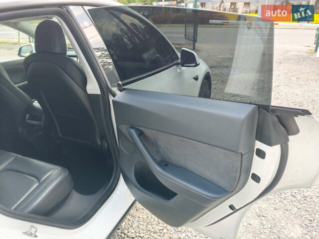 Белый Тесла Model Y, объемом двигателя 0 л и пробегом 133 тыс. км за 26300 $, фото 16 на Automoto.ua