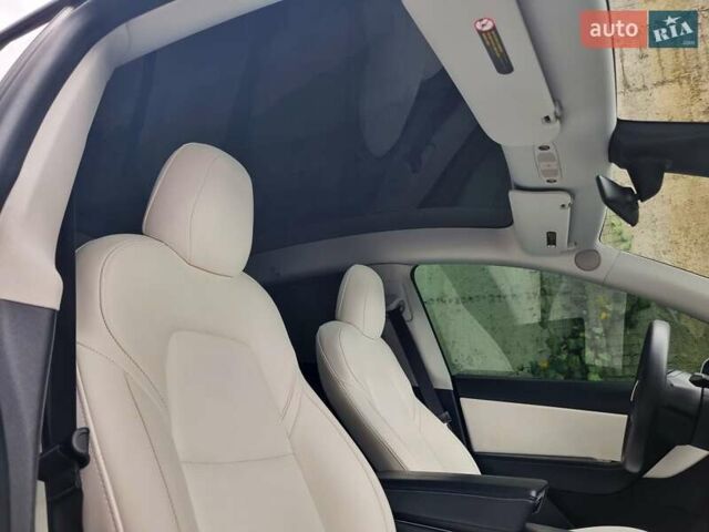 Белый Тесла Model Y, объемом двигателя 0 л и пробегом 98 тыс. км за 26499 $, фото 48 на Automoto.ua