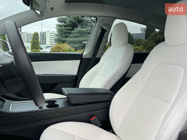 Білий Тесла Model Y, об'ємом двигуна 0 л та пробігом 88 тис. км за 26800 $, фото 8 на Automoto.ua