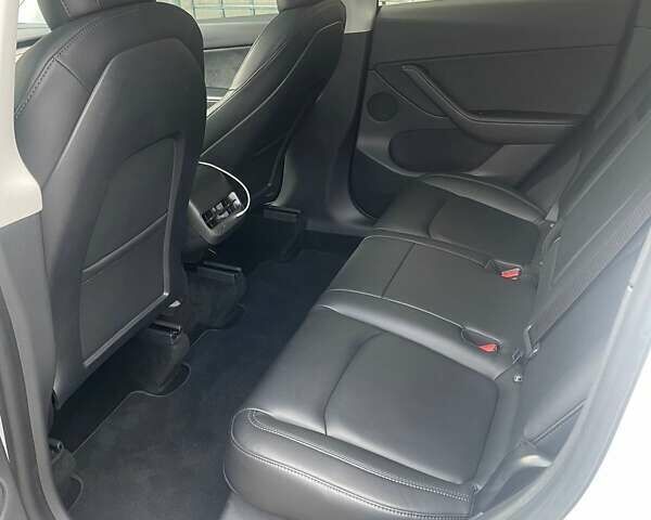 Білий Тесла Model Y, об'ємом двигуна 0 л та пробігом 29 тис. км за 54500 $, фото 6 на Automoto.ua