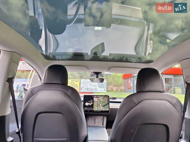 Білий Тесла Model Y, об'ємом двигуна 0 л та пробігом 75 тис. км за 30000 $, фото 23 на Automoto.ua