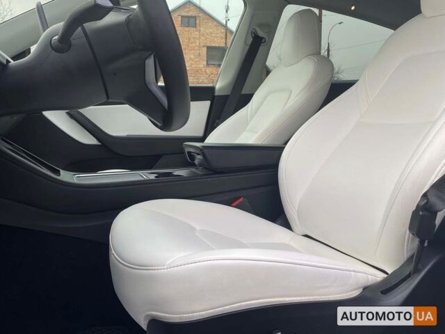 Белый Тесла Model Y, объемом двигателя 75 л и пробегом 45 тыс. км за 35999 $, фото 7 на Automoto.ua