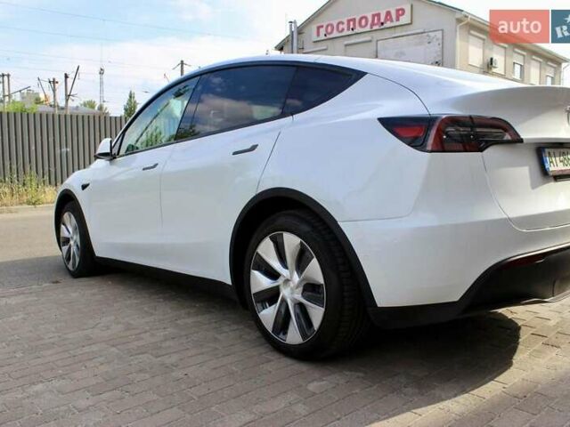 Белый Тесла Model Y, объемом двигателя 0 л и пробегом 67 тыс. км за 27000 $, фото 5 на Automoto.ua
