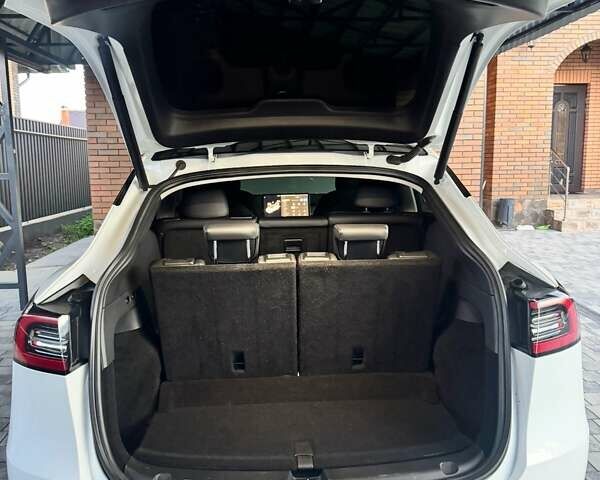 Білий Тесла Model Y, об'ємом двигуна 0 л та пробігом 72 тис. км за 29900 $, фото 8 на Automoto.ua