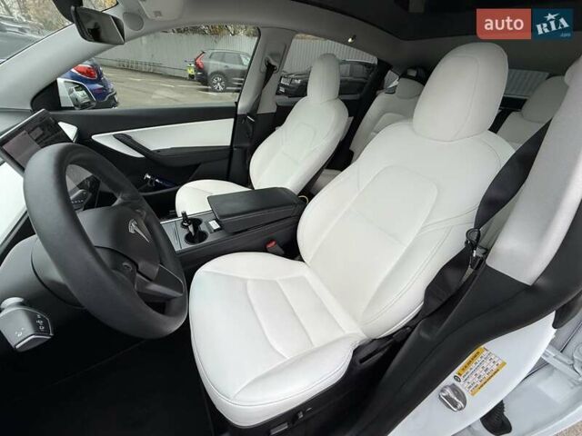 Белый Тесла Model Y, объемом двигателя 0 л и пробегом 80 тыс. км за 25500 $, фото 14 на Automoto.ua