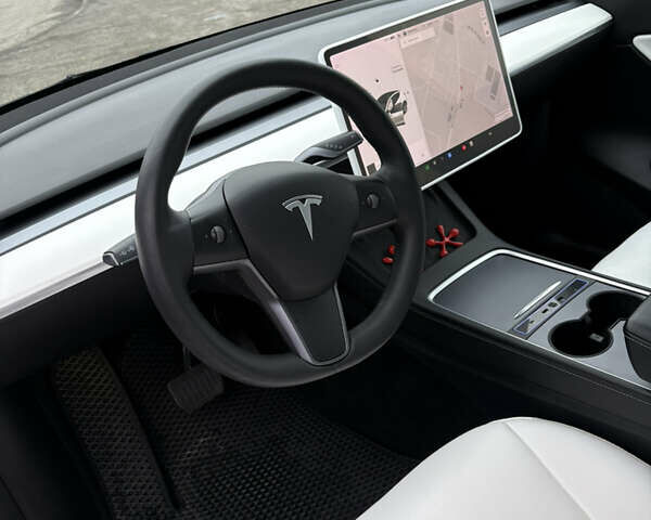 Белый Тесла Model Y, объемом двигателя 0 л и пробегом 88 тыс. км за 27500 $, фото 16 на Automoto.ua