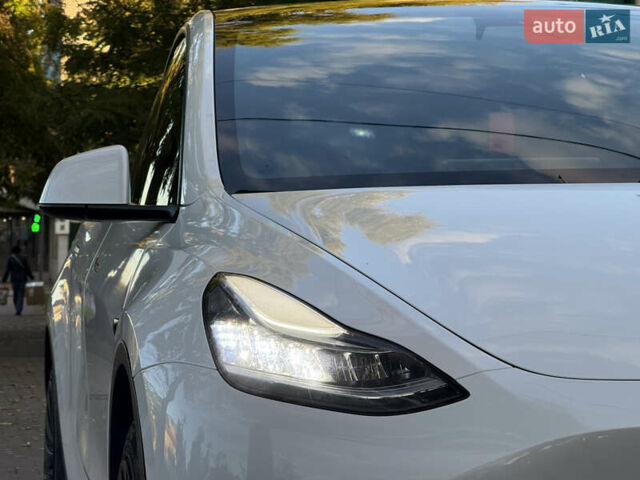 Тесла Model Y 2021 в Николаеве на Automoto.ua Белый Тесла Model Y, объемом двигателя 0 л и пробегом 80 тыс. км за 24999 $, фото 12 на Automoto.ua