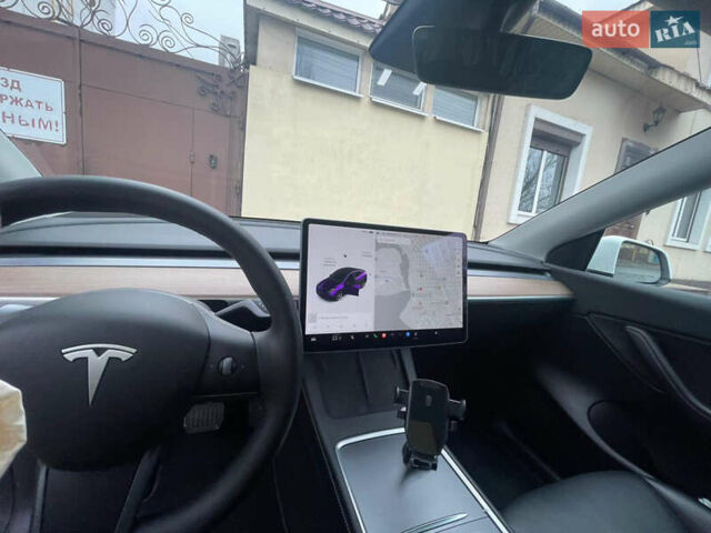 Белый Тесла Model Y, объемом двигателя 0 л и пробегом 83 тыс. км за 28000 $, фото 4 на Automoto.ua