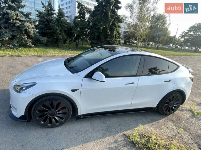 Белый Тесла Model Y, объемом двигателя 0 л и пробегом 68 тыс. км за 36000 $, фото 5 на Automoto.ua