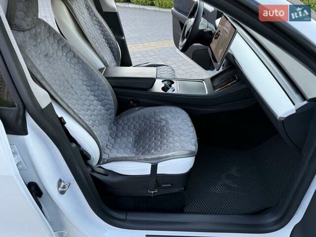 Белый Тесла Model Y, объемом двигателя 0 л и пробегом 78 тыс. км за 26800 $, фото 13 на Automoto.ua